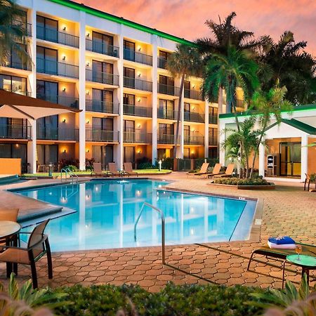 Courtyard By Marriott Fort Lauderdale East / Lauderdale-By-The-Sea Exterior photo
