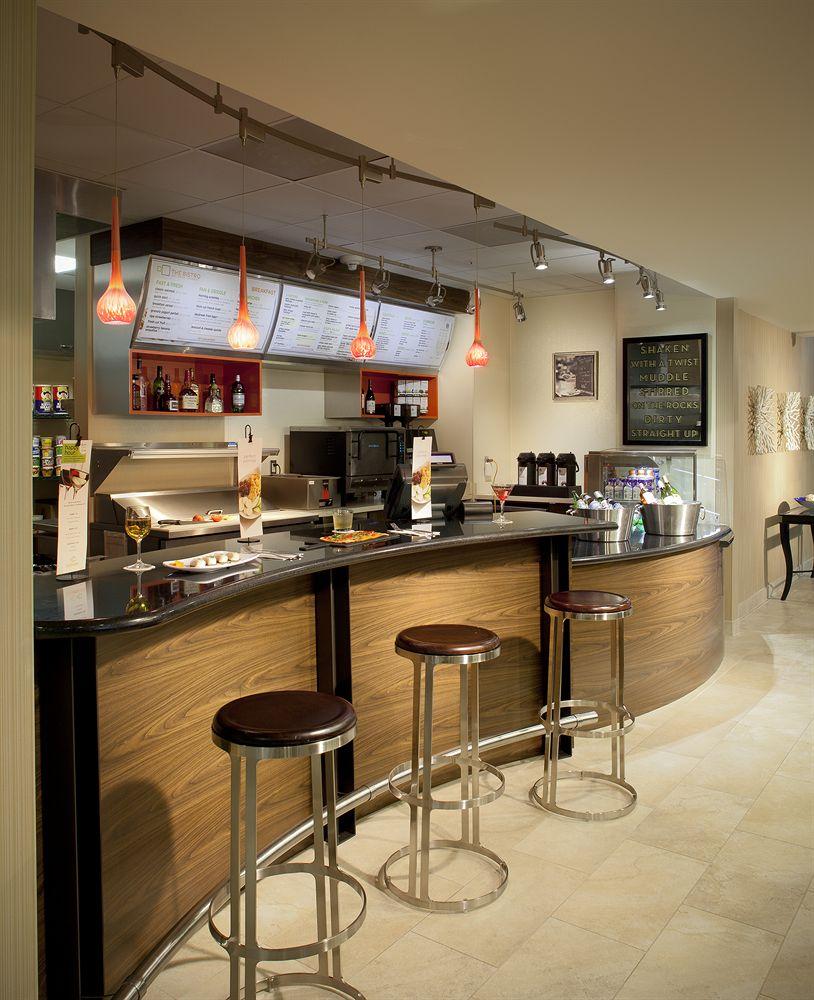 Courtyard By Marriott Fort Lauderdale East / Lauderdale-By-The-Sea Exterior photo
