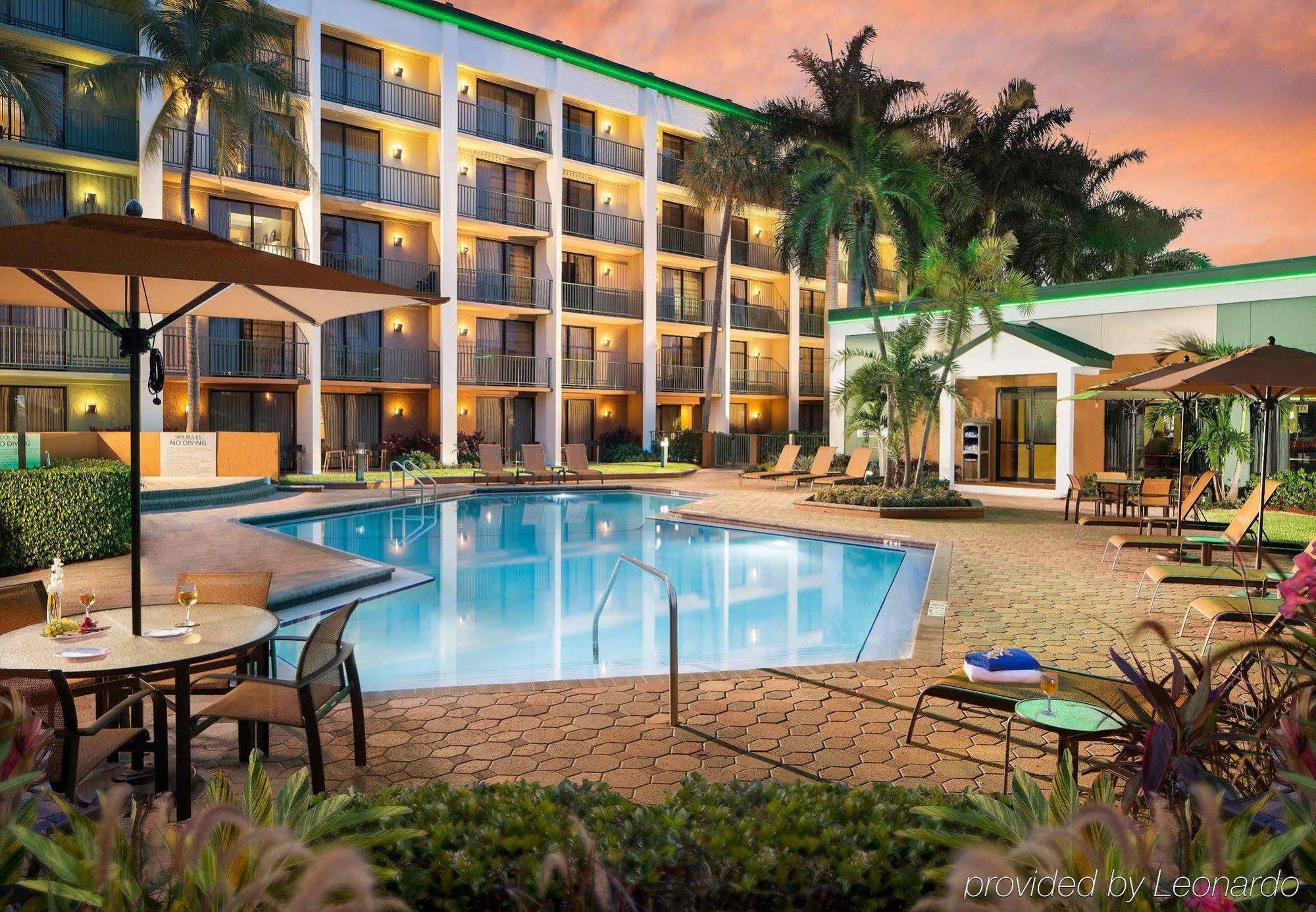 Courtyard By Marriott Fort Lauderdale East / Lauderdale-By-The-Sea Exterior photo